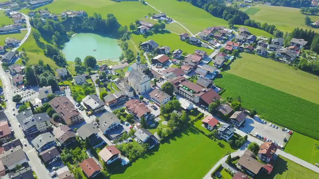 Der Köckenhof und das Alpbachtal von oben, Drohnenaufnahme