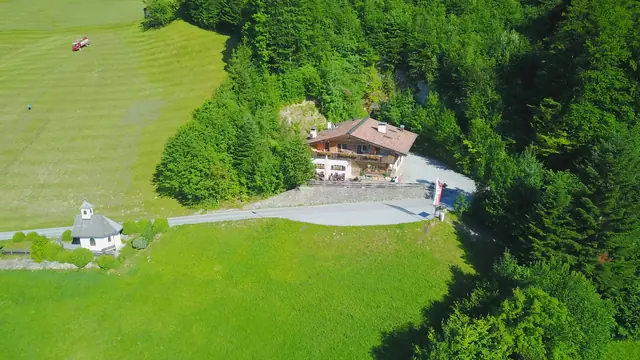Der Köckenhof und das Alpbachtal von oben, Drohnenaufnahme