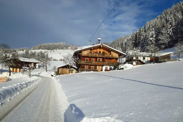 Der Köckenhof im tief verschneiten Winter